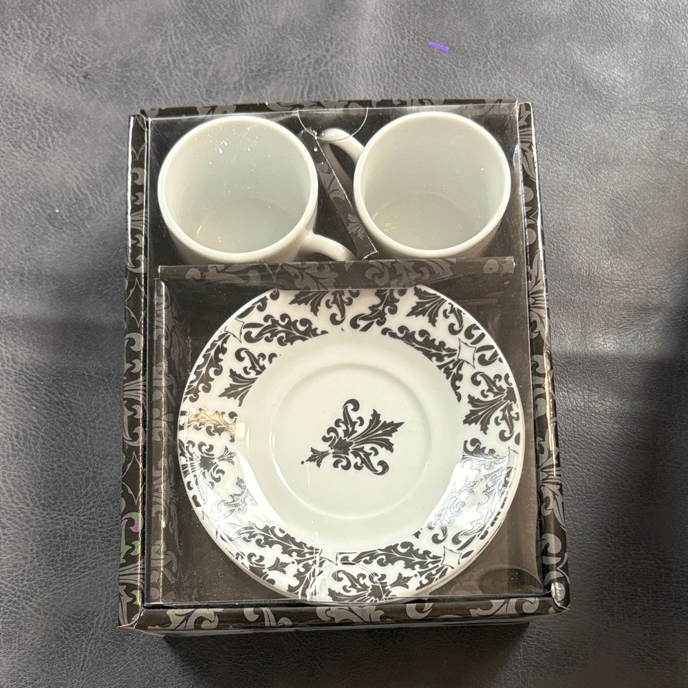 Artisan Black and White Espresso Mug Set